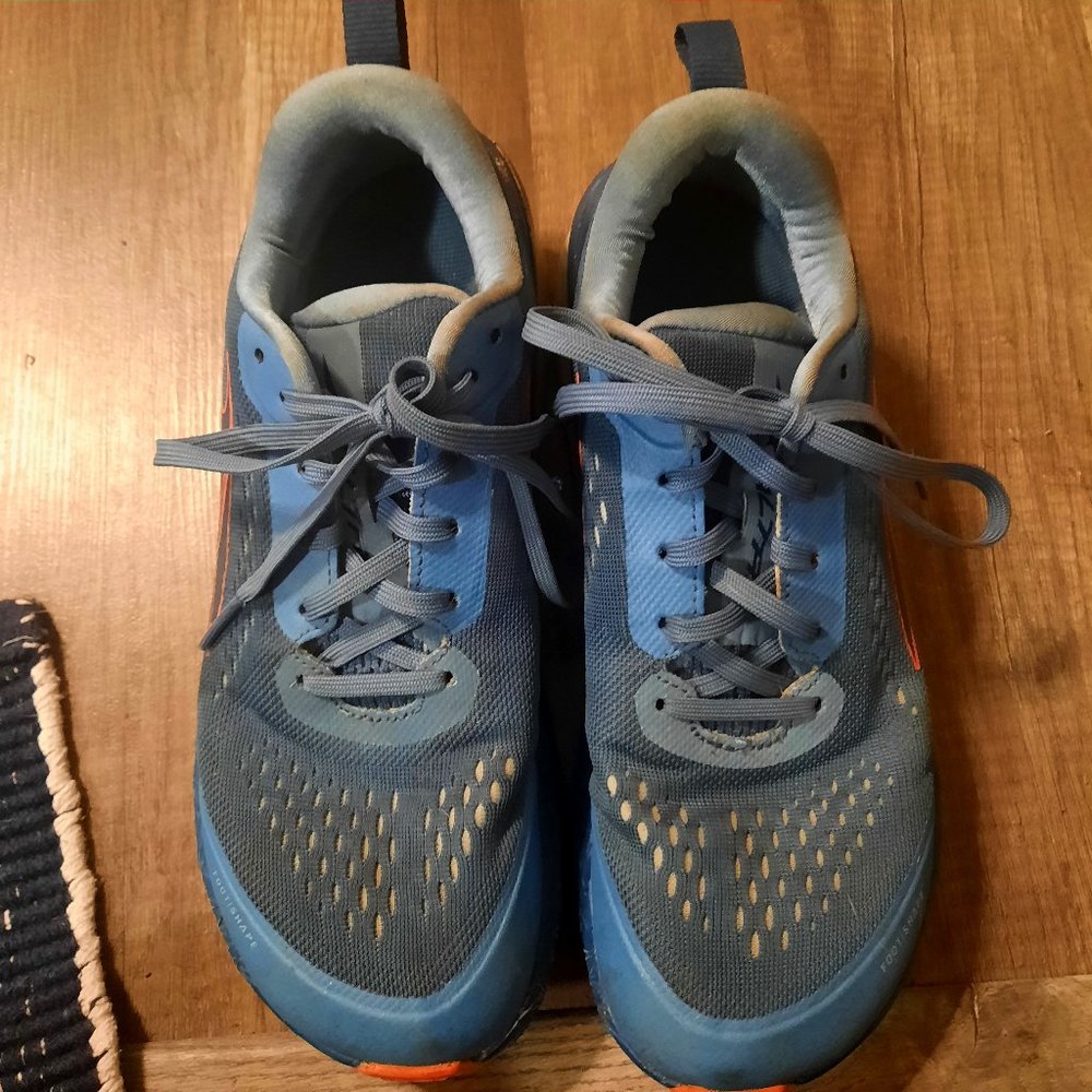 Altra Shoes Womens Size 8.5 Blue